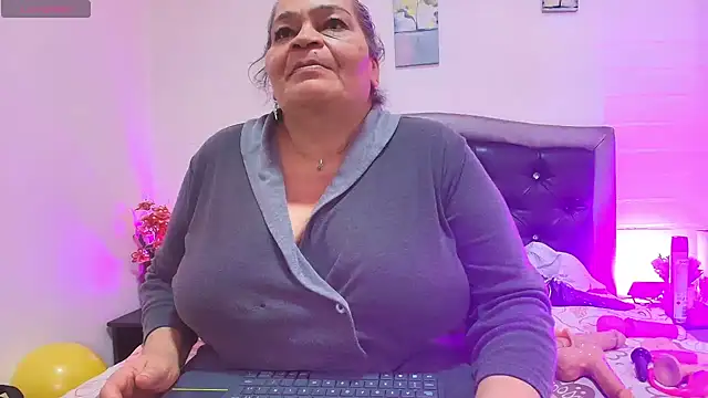 Chat XXX en directo de QueenMatturex