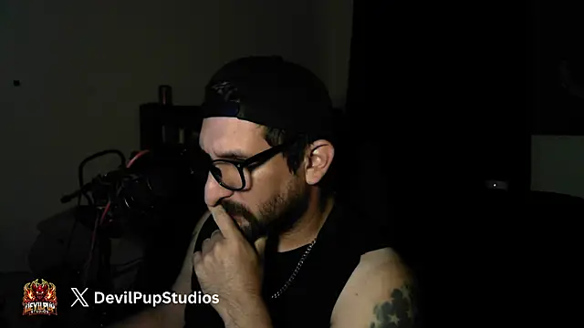 DevilPup75_ Chat XXX in diretta