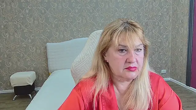 EmmaEllison's Live Chat Room