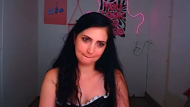 Amalia_amor Adlı Modelin Canlı XXX Sohbeti