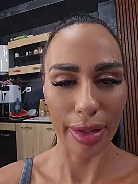 KatiaDivine's Live Chat Room