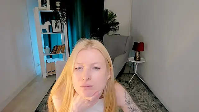 Laly_Peach Chat XXX live