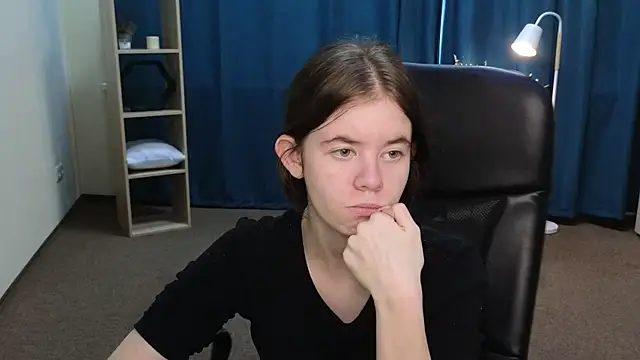 NicolaDevis' Live XXX Chat