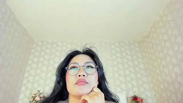 دردشة NatsumiHun الجنسية المباشرة