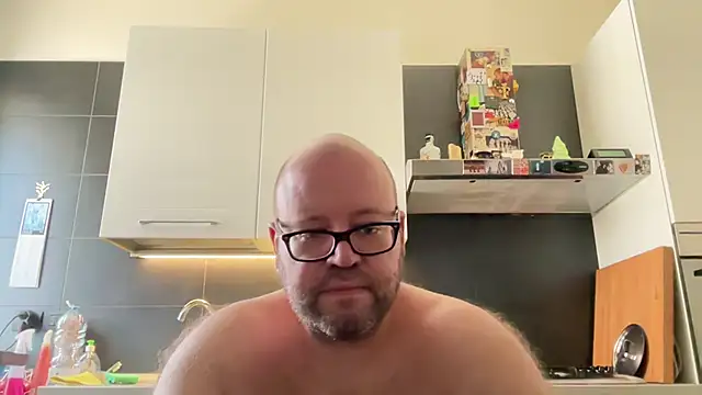 theitalianbear's Live XXX Chat