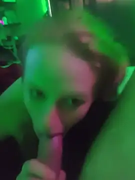 Chat XXX en directo de redslovestofuck