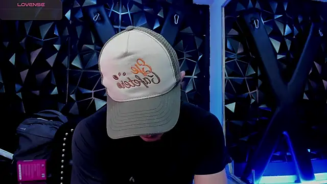 LiamDeeps 即時 XXX 聊天