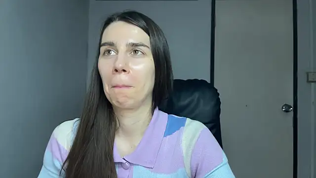 SassyJessi Adlı Modelin Canlı XXX Sohbeti