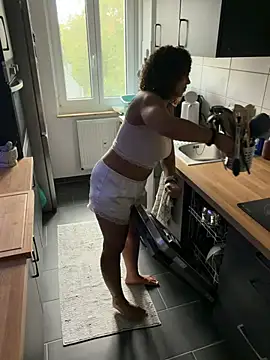 SweetPetiteNoir Live XXX Chat