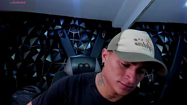 LiamDeeps Chat XXX live