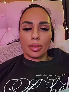 KatiaDivine Chat XXX live
