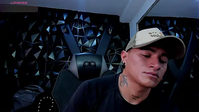 LiamDeeps Live XXX Chat