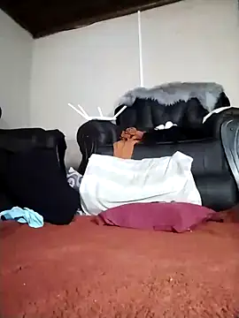 Interracialcouple35 Adlı Modelin Canlı XXX Sohbeti