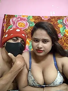 Seducing_couple Show in webcam