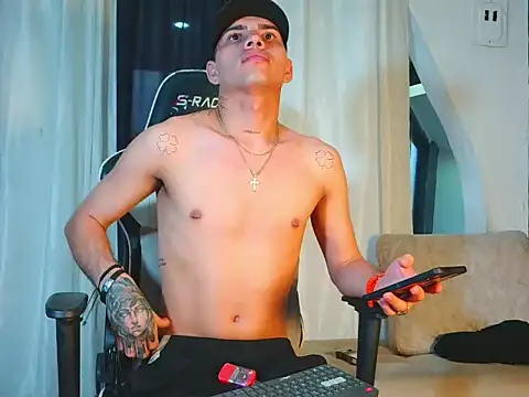 Онлайн чат XXX Dereek_hott
