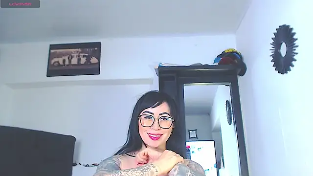 Vicky_hotmilf's Live XXX Chat