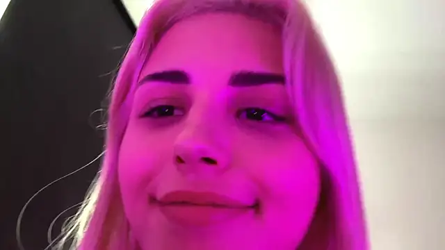 neweva_'s Live XXX Chat