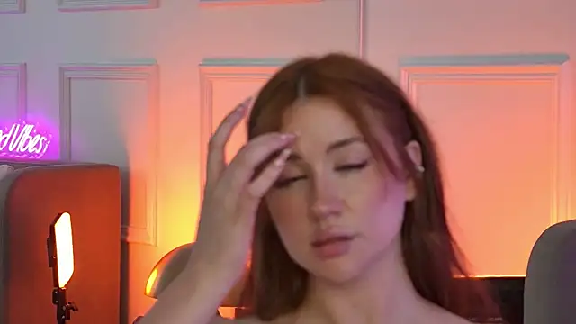 XXX chat uživo modela MeganStrane