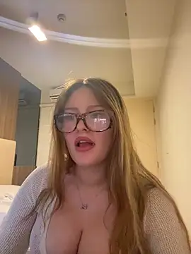 cherryrosealiee Adlı Modelin Canlı XXX Sohbeti