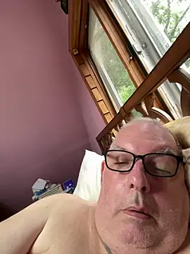 Czat XXX na żywo – CharlieWeaver22