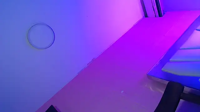 Онлайн чат XXX Hilary_tsx