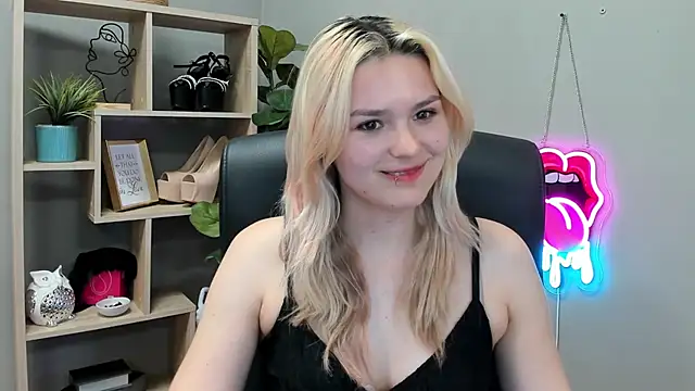 SweetLilyxo's Live XXX Chat