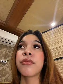 hugecock_cali élő XXX-chatje