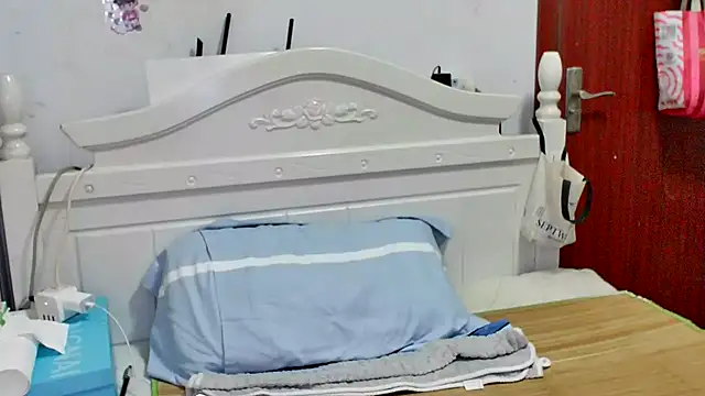 XXX chat uživo modela benly888