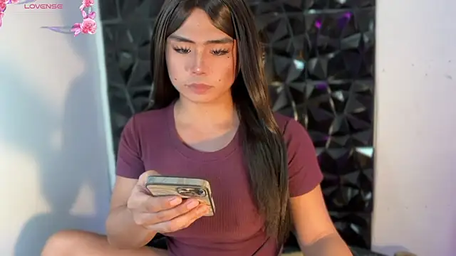 Chat +18 de NyxaraSinDoll ao vivo