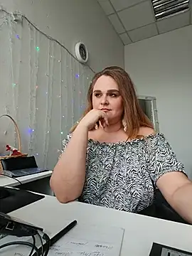 Chat +18 de Juicy_PeachLux ao vivo
