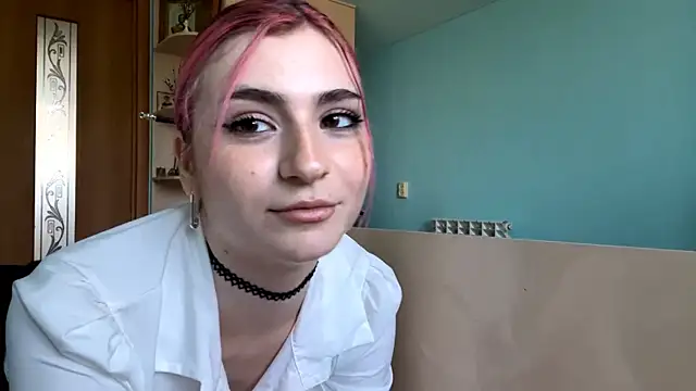 MilanaPinkのライブXXXチャット