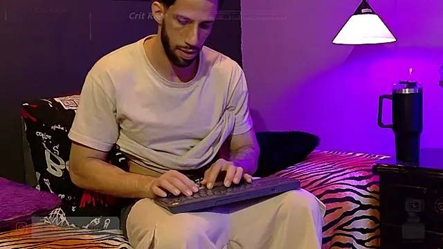 Karim_mansur Adlı Modelin Canlı XXX Sohbeti