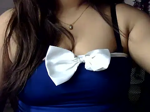 Gujjugirl08's Live XXX Chat