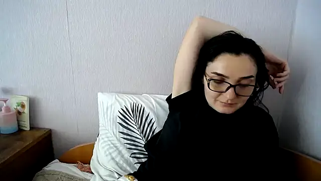 Shiny_gine's Live XXX Chat