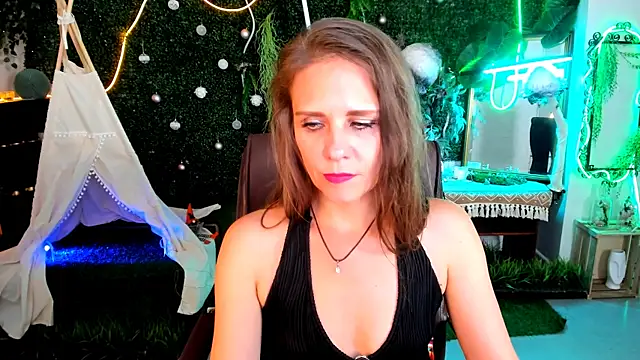 EmiliaBedy 라이브 XXX 채팅