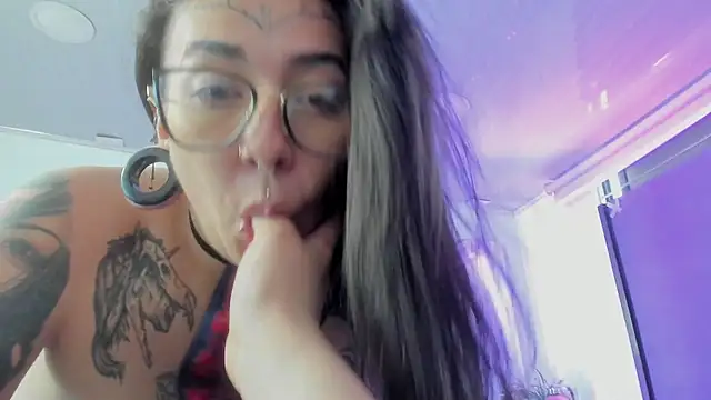 Živý XXX chat inkedsinners_
