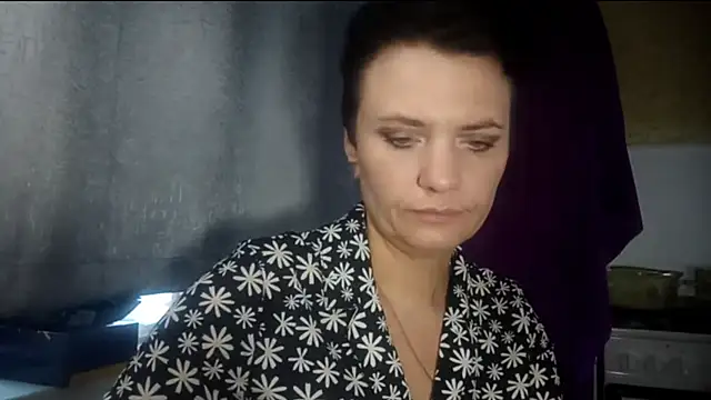 HotMamaQueen234: онлайн-секс-чат