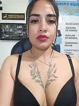 Chat XXX en directo de MAYE__13