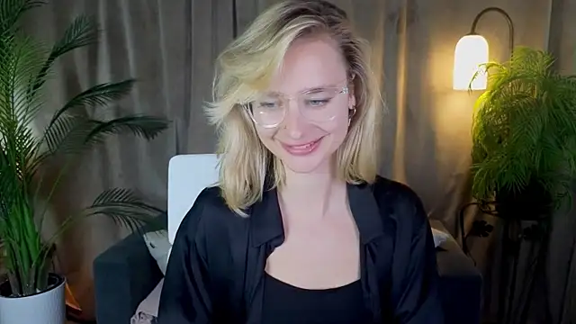 NoraMoreau Live XXX Chat