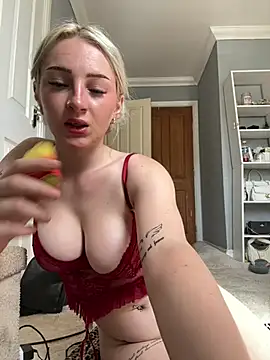 BlondieMbaddie Chat XXX in diretta