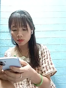 AmyLinee01 即時 XXX 聊天