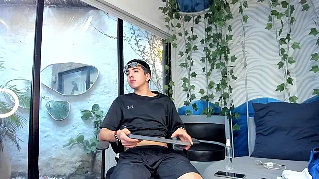 AxelStong – Naživo XXX chat