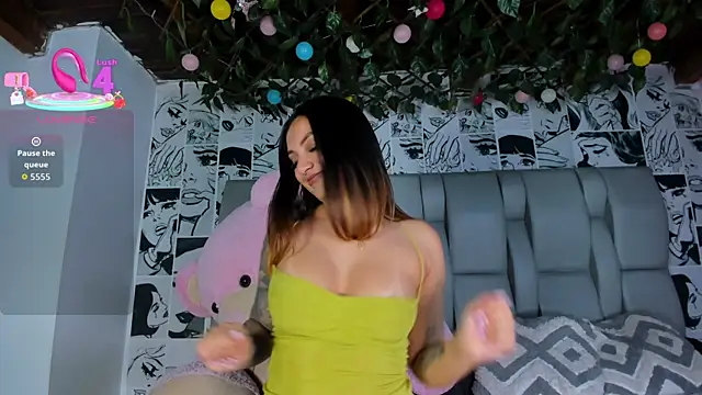 LucyRosse Chat XXX in diretta