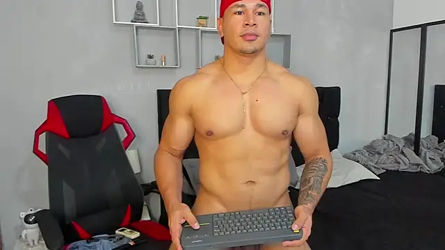 tyler_hank01 Adlı Modelin Canlı XXX Sohbeti