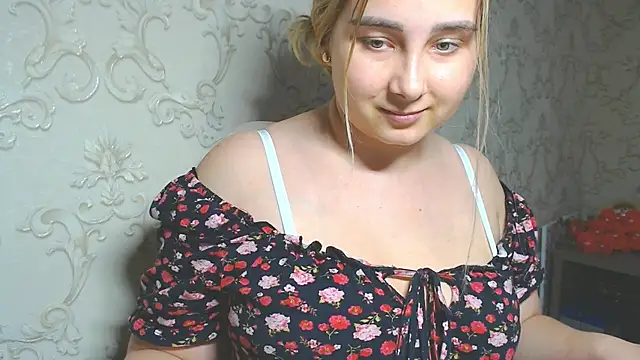 DolphinDreams' Live XXX Chat