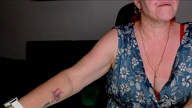 JoannaAndNeighbour's Live XXX Chat