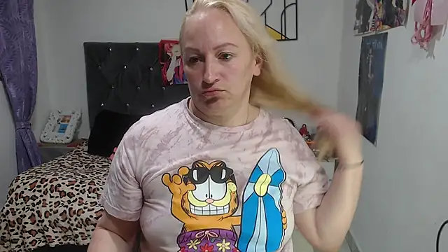 Živý XXX chat emperabigbootybigass