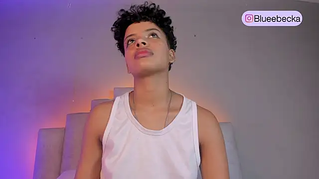 Chatroom XXX en direct de BeckaBlue