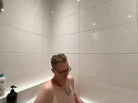 Curvy-Jinx live XXX chat