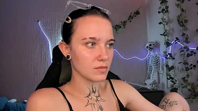 Elastikisss Live XXX Chat